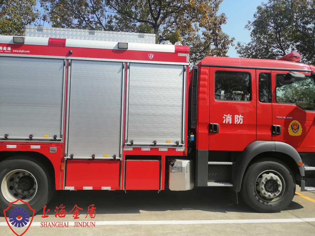 290HP 6 Seats Emergency Rescue Vehicle With 100 Set Fire And Rescue Equipment