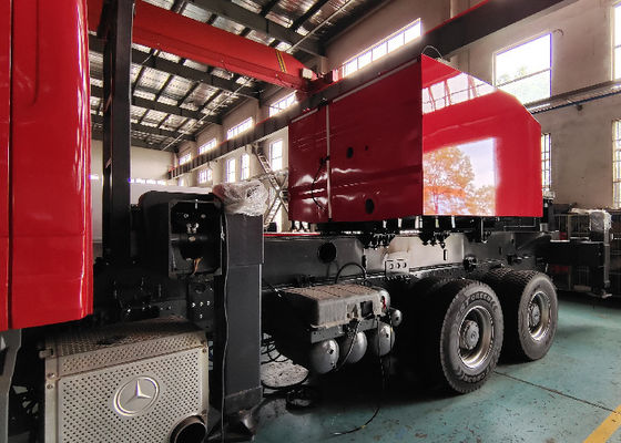 Motor diesel coche de bomberos de escalera aérea de 435 caballos de fuerza con la escalera de cuatro secciones