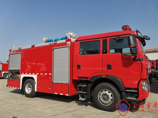 Impulsión doble del chasis 4×2 de Howo de la cabina del agua 206kw del coche de bomberos industrial de la espuma